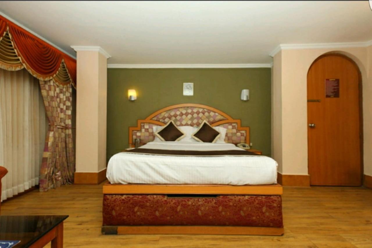 Hotel Maneck Ooty Exteriör bild