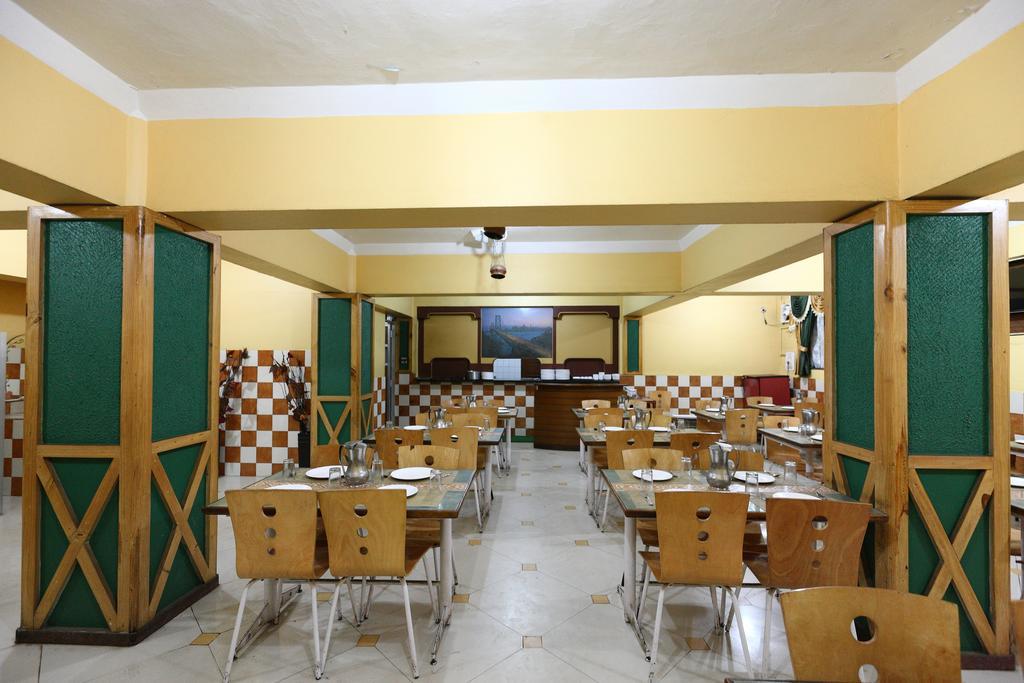 Hotel Maneck Ooty Exteriör bild