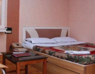 Hotel Maneck Ooty Exteriör bild